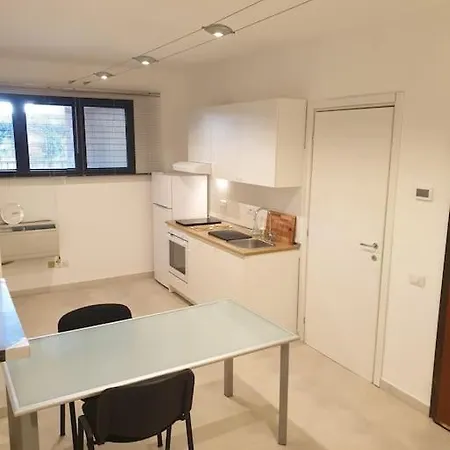 Garden Flat In Navigli Zone Milan